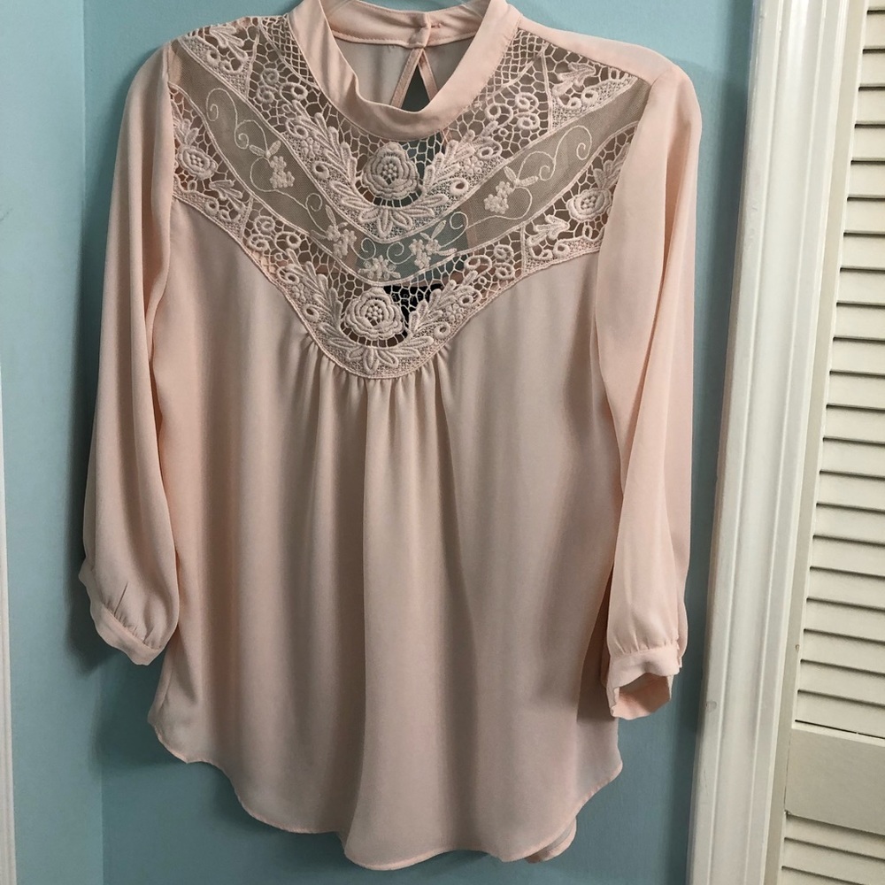 Long sleeved pink top